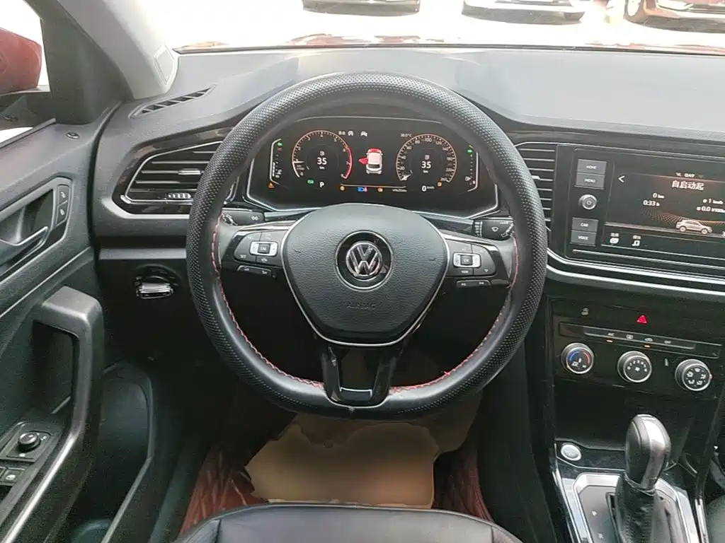 Volkswagen T-Roc 2021 — фото 11