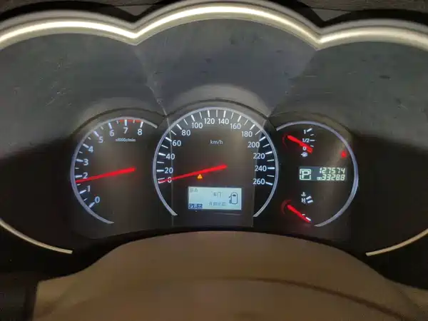 Nissan Quest 2015