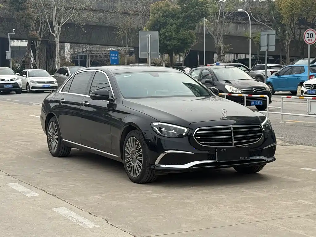 Mercedes-Benz E-Class 2023 — фото 3