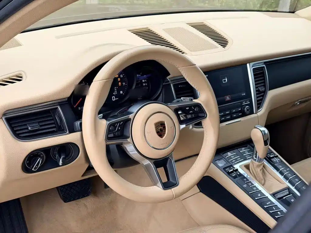 Porsche Macan 2017 — фото 12