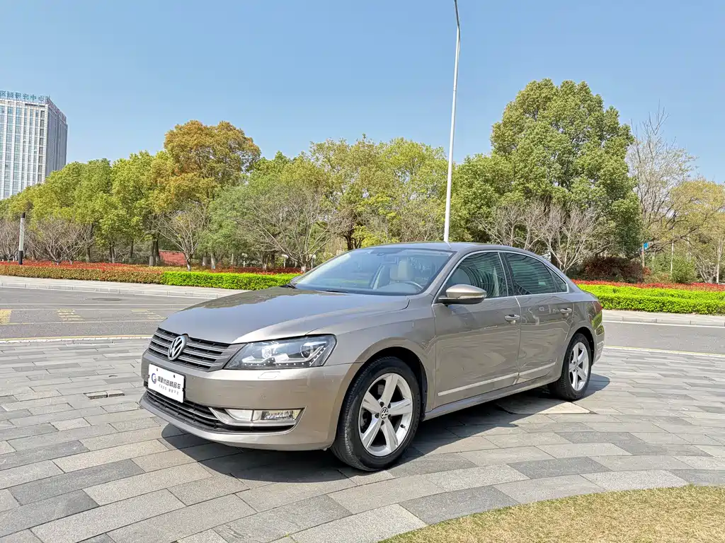 Volkswagen Passat 2015 — фото 1
