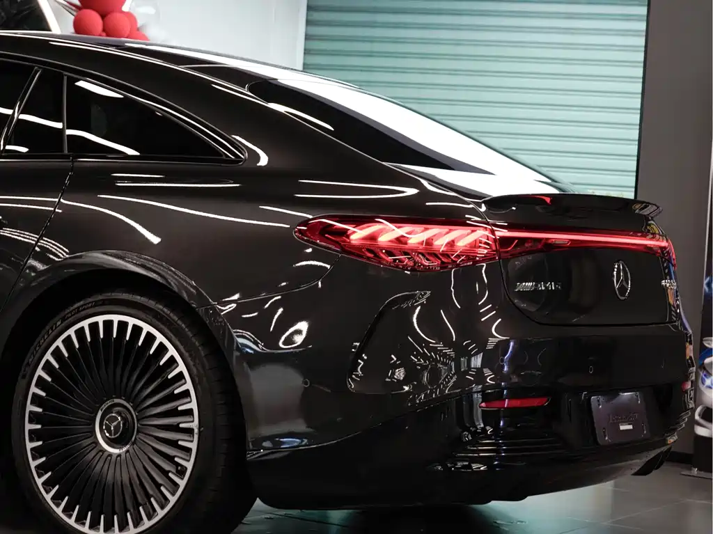 Mercedes-Benz EQS AMG 2025 — фото 4