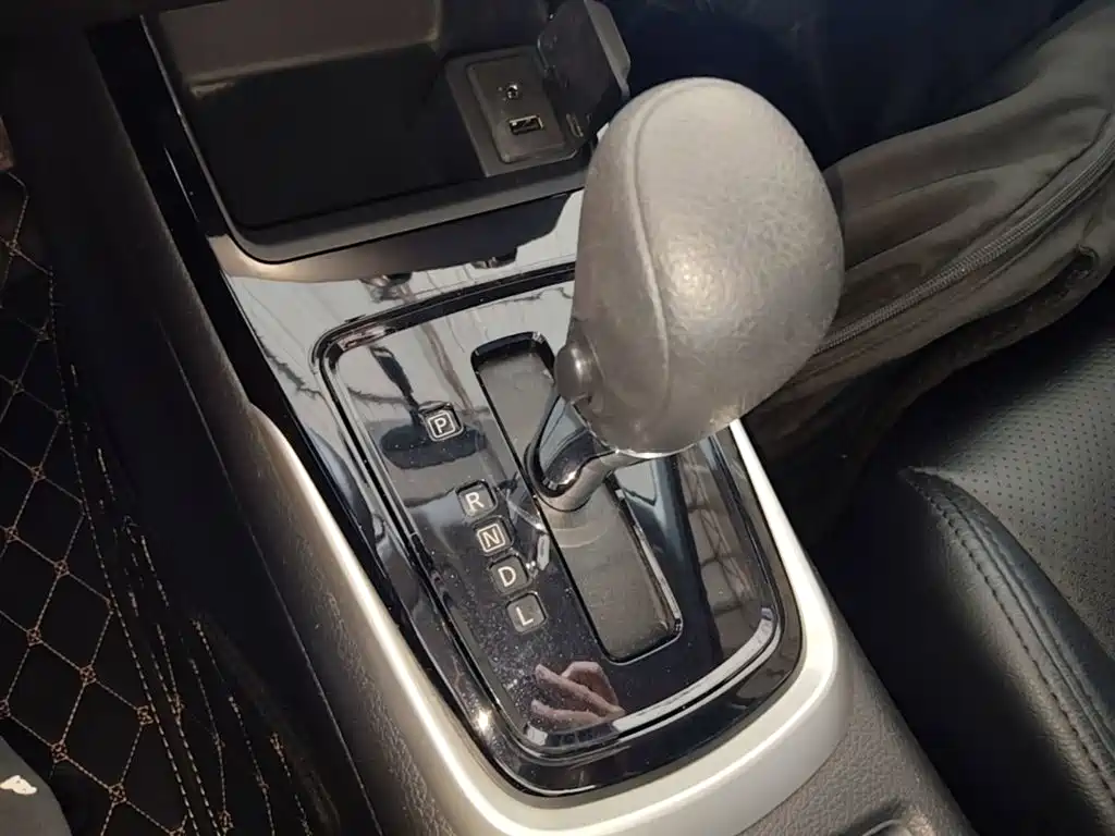 Nissan Tiida 2018 — фото 14