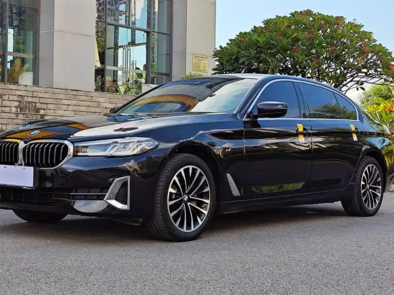 BMW 5 Series 2023 — фото 1