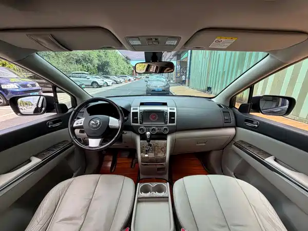 Mazda 8 2012