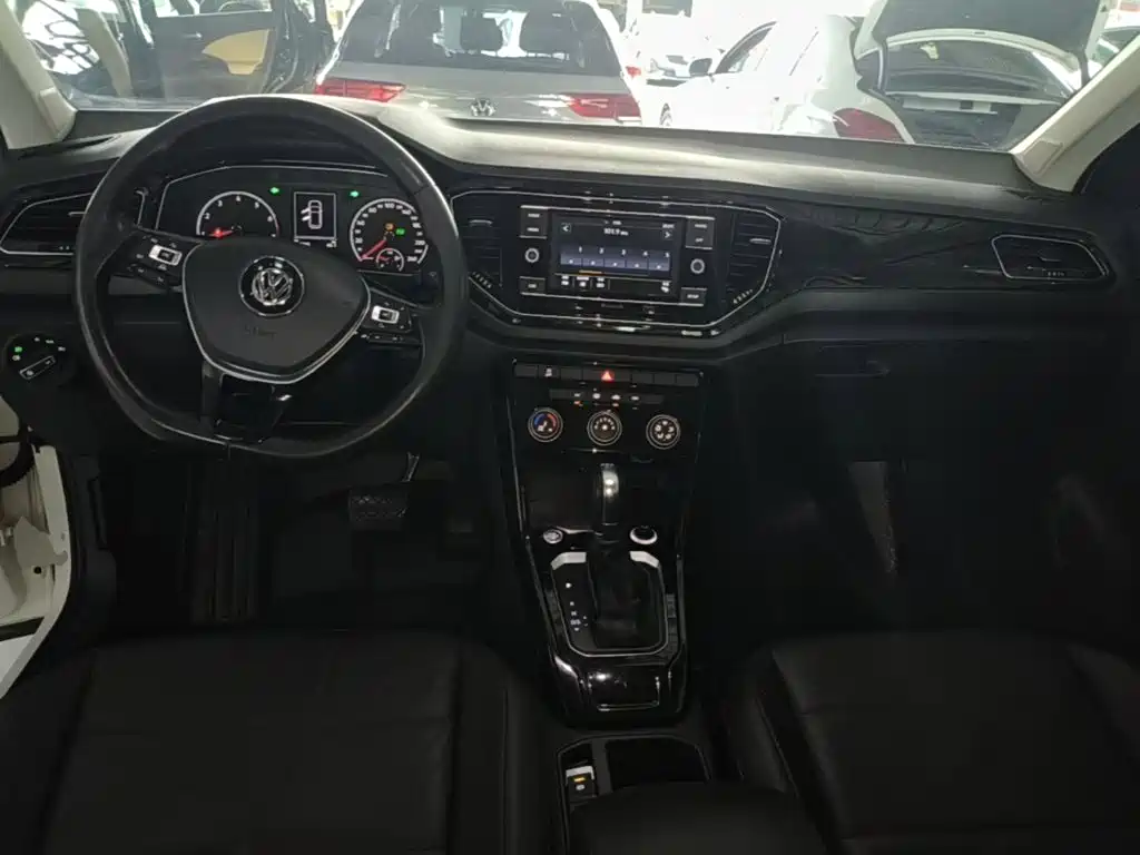 Volkswagen T-Roc 2018 — фото 10