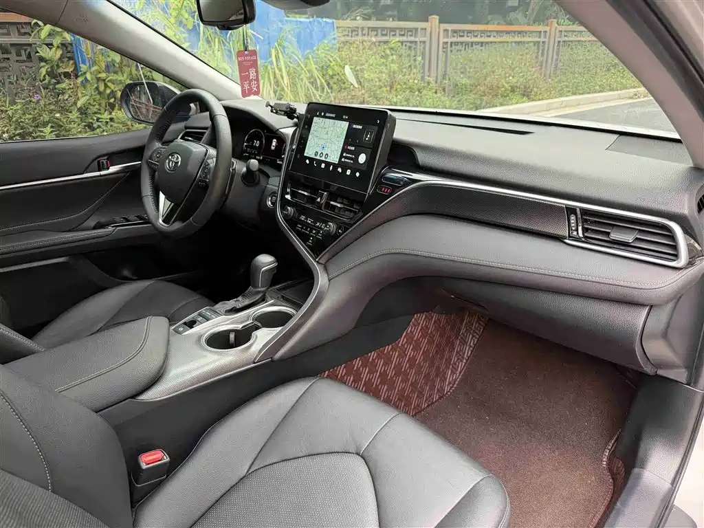 Toyota Camry 2021 — фото 11