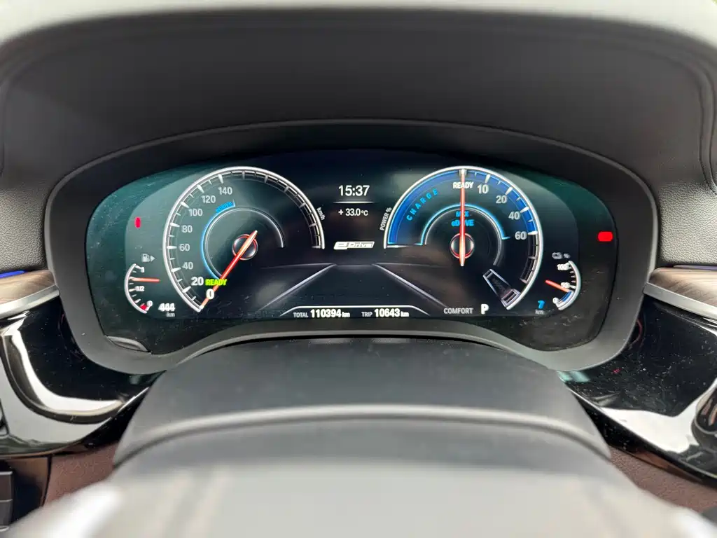 BMW 5 Series New Energy 2019 — фото 8