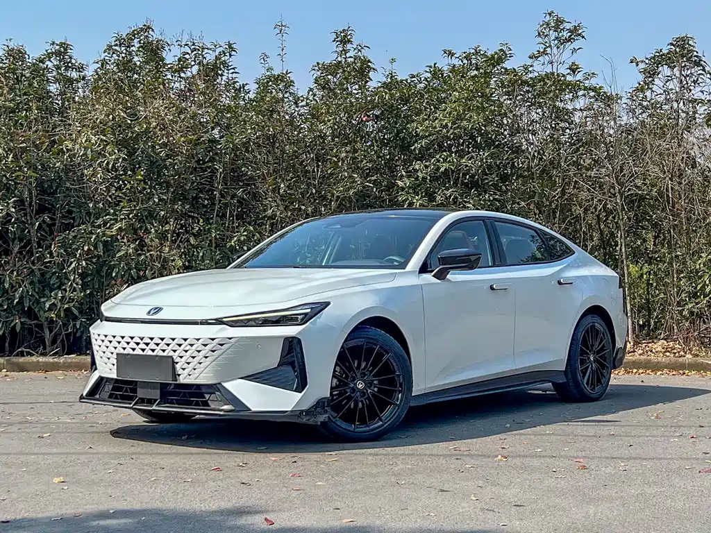 Changan UNI-V 2024
