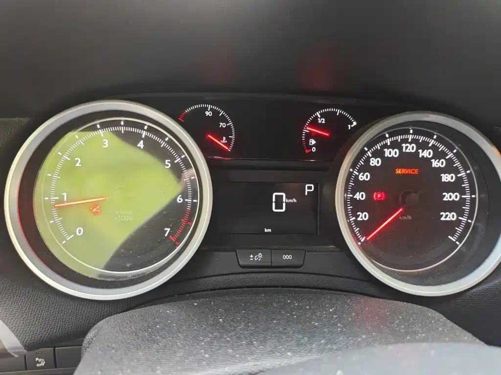 Peugeot 408 2015 — фото 7