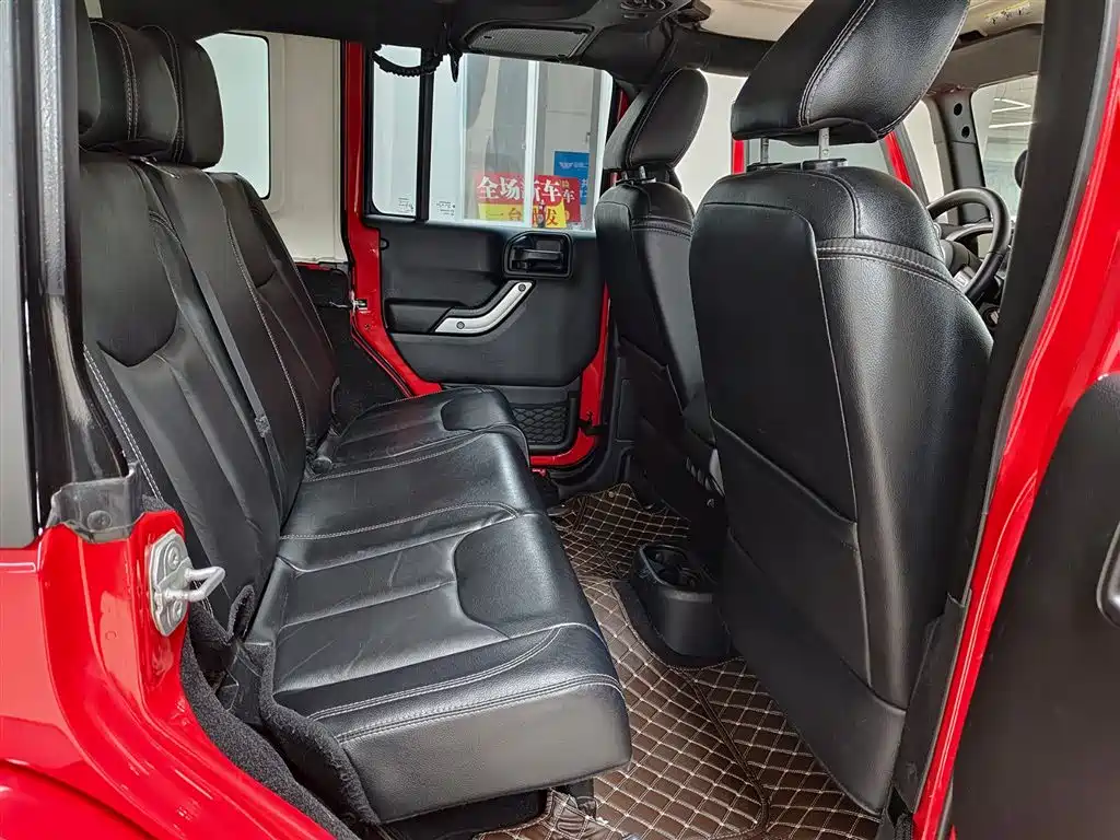 Jeep Wrangler 2018 — фото 10