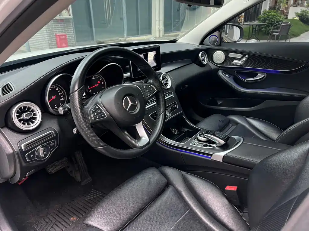 Mercedes-Benz C-Class 2018 — фото 15