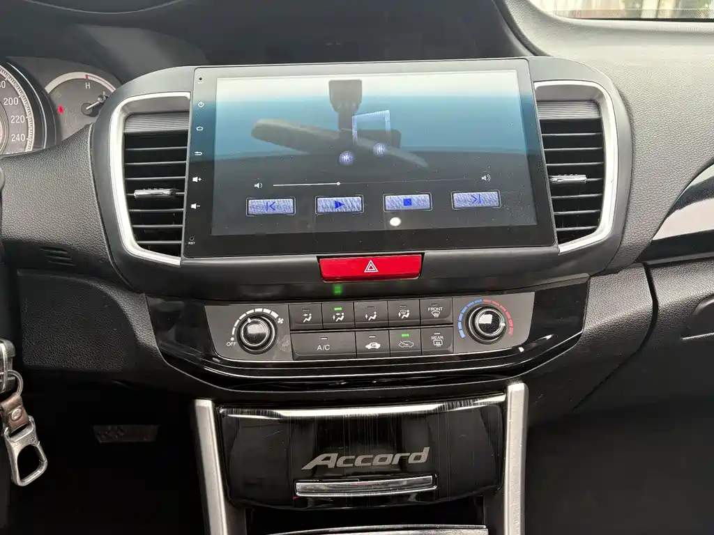 Honda Accord 2017 — фото 10