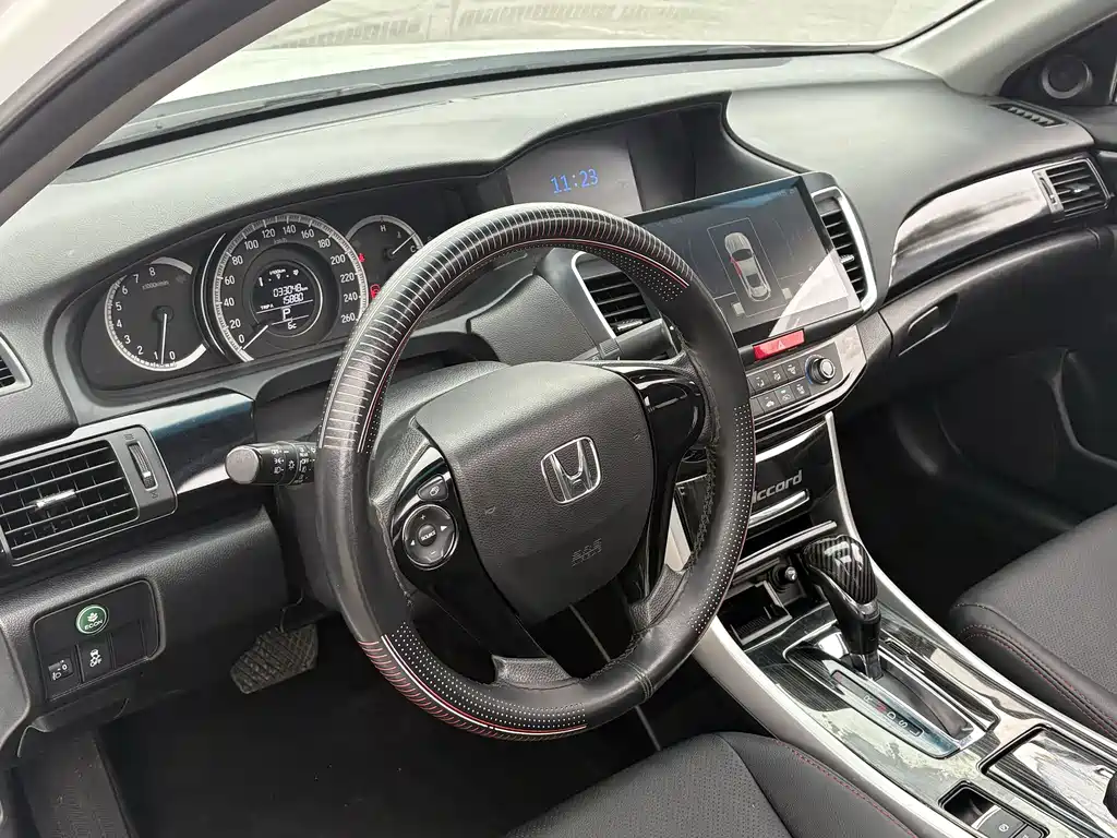 Honda Accord 2017 — фото 13