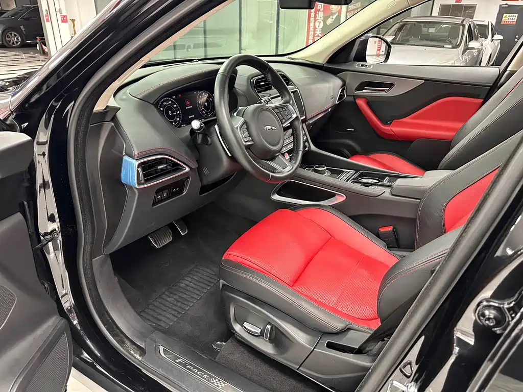 Jaguar F-PACE 2021 — фото 16