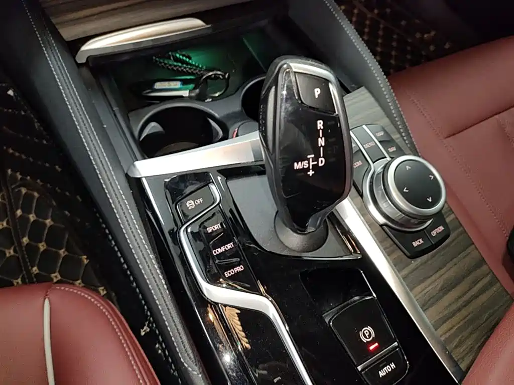 BMW 5 Series 2022 — фото 14