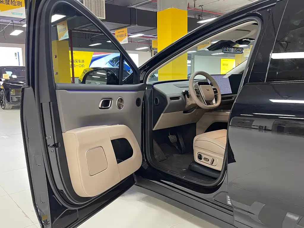 Li Auto i8 2026 — фото 13