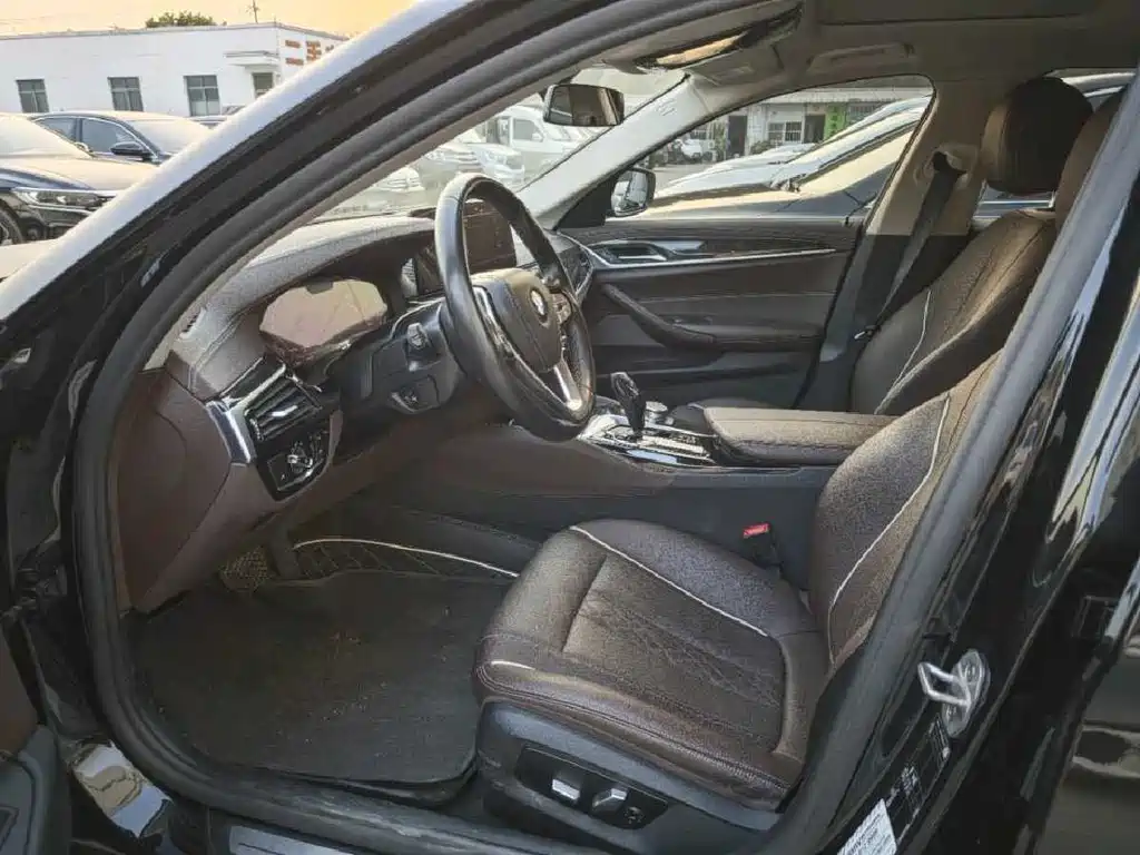 BMW 5 Series 2021 — фото 6