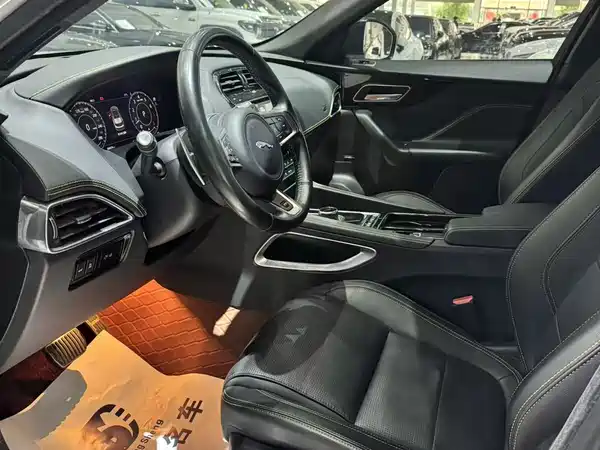 Jaguar F-PACE 2021