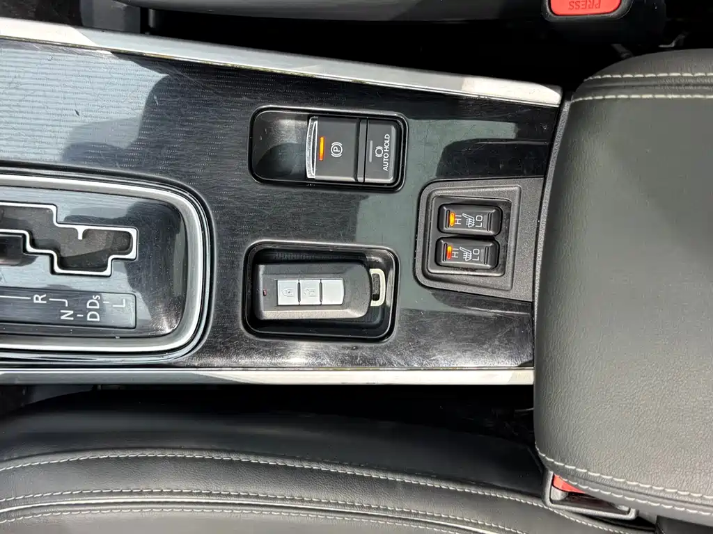 Mitsubishi Outlander 2022 — фото 14