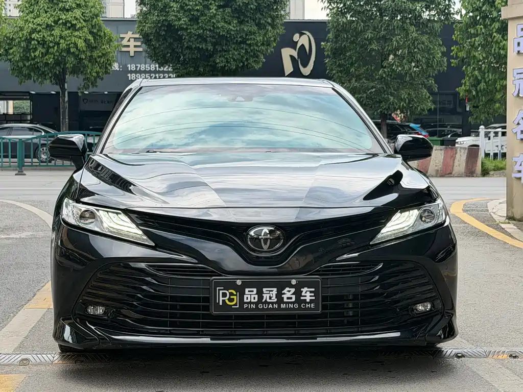 Toyota Camry 2020 — фото 2