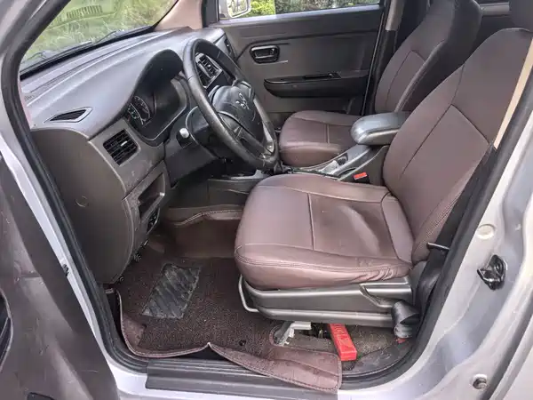 Wuling Rongguang V 2017