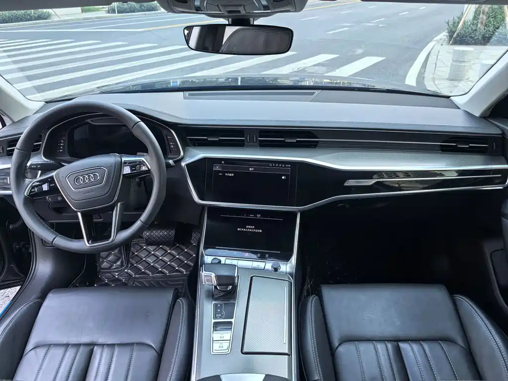 Audi A6L 2022