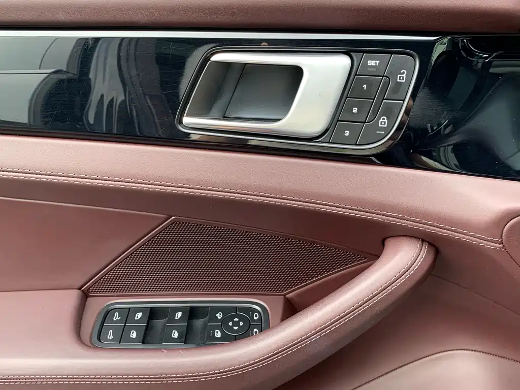 Porsche Panamera 2023 — фото 22