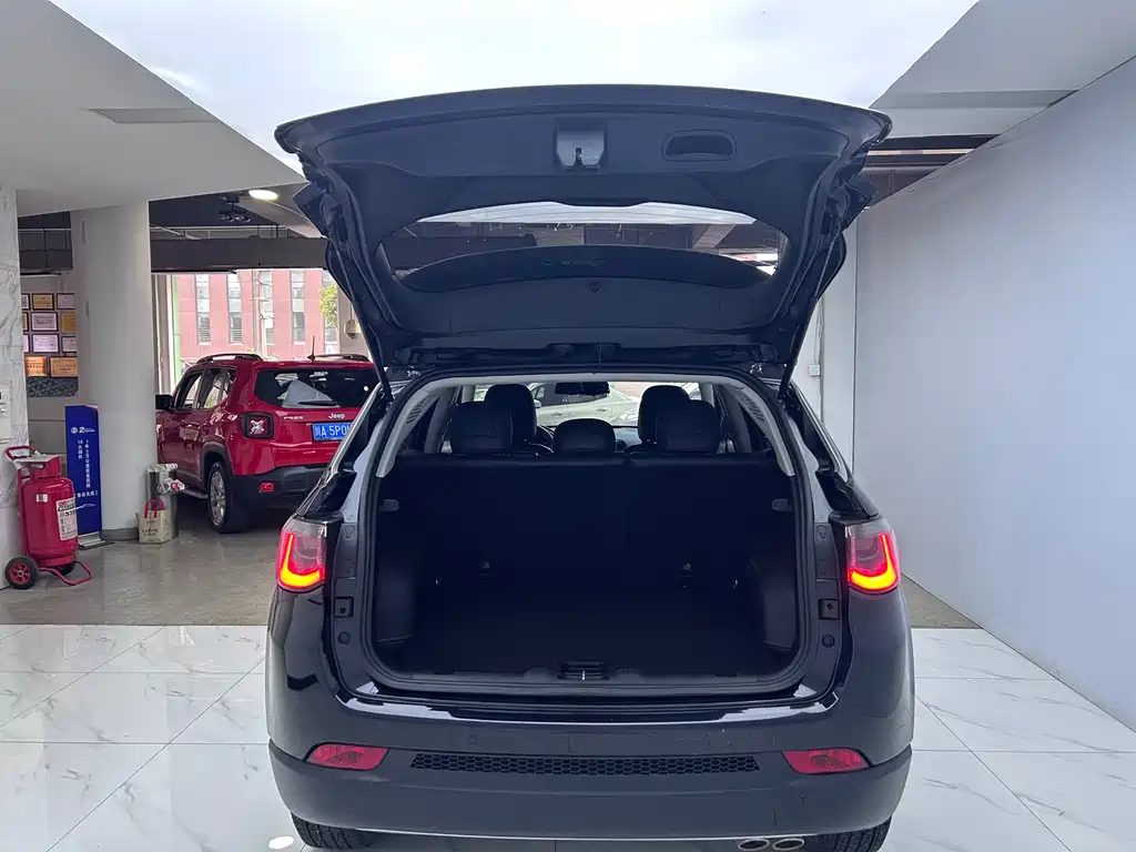 Jeep Compass 2020 — фото 22