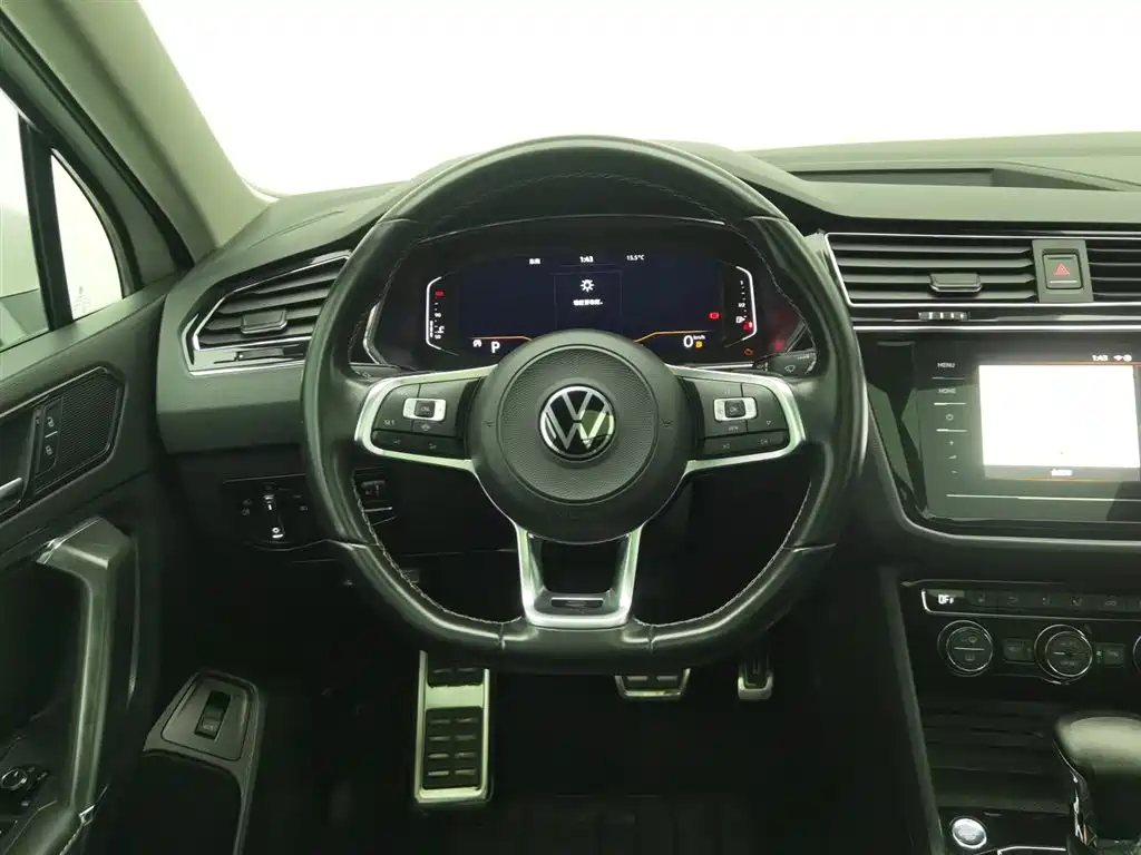 Volkswagen Tiguan L 2021 — фото 11