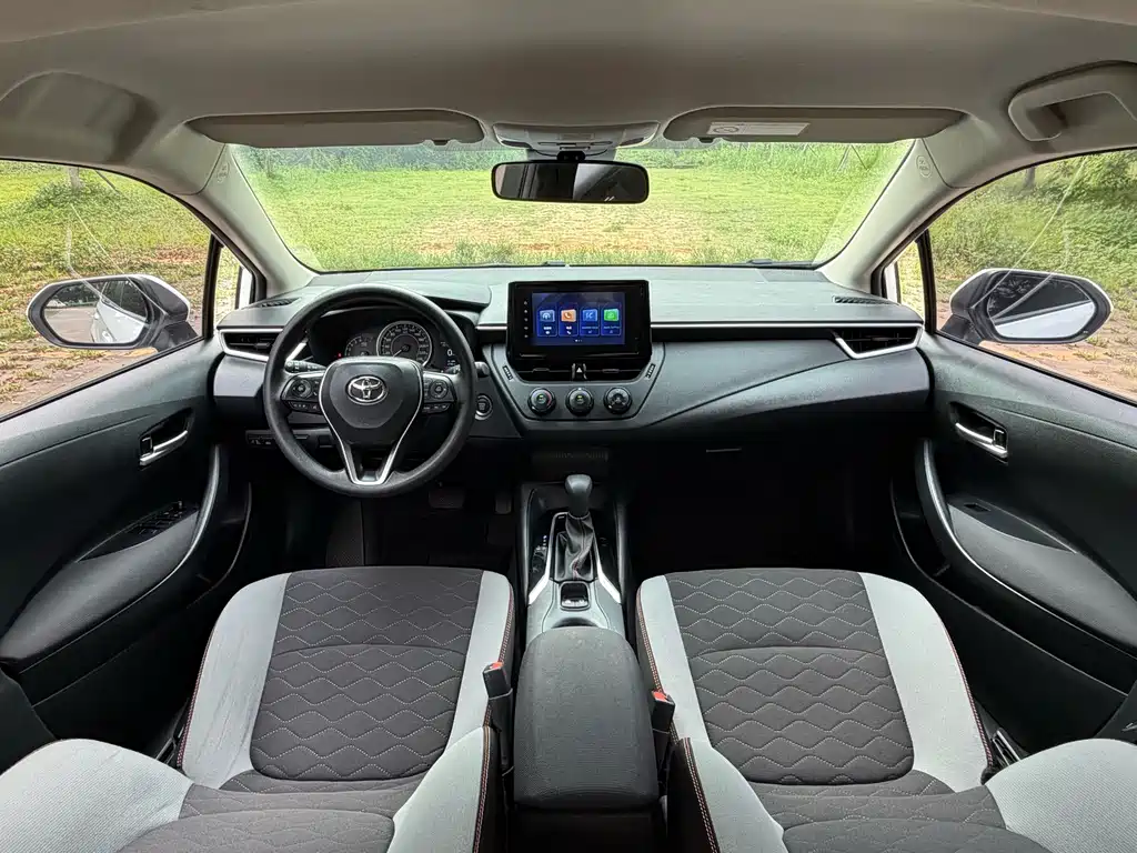 Toyota Corolla 2023 — фото 10