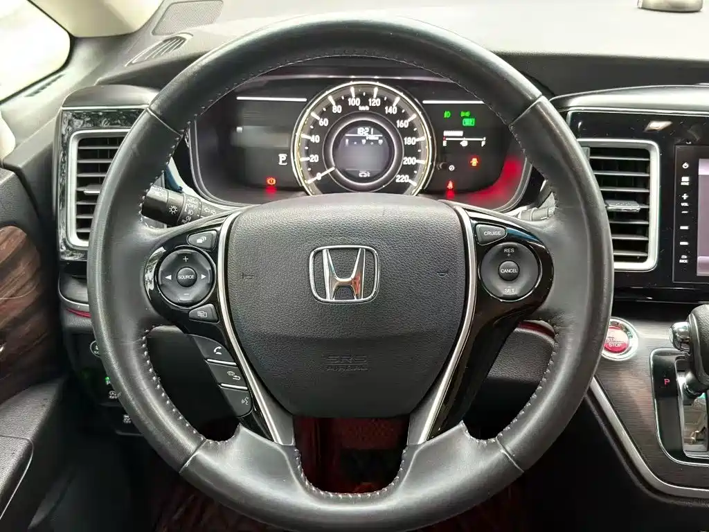 Honda Elysion 2018 — фото 11