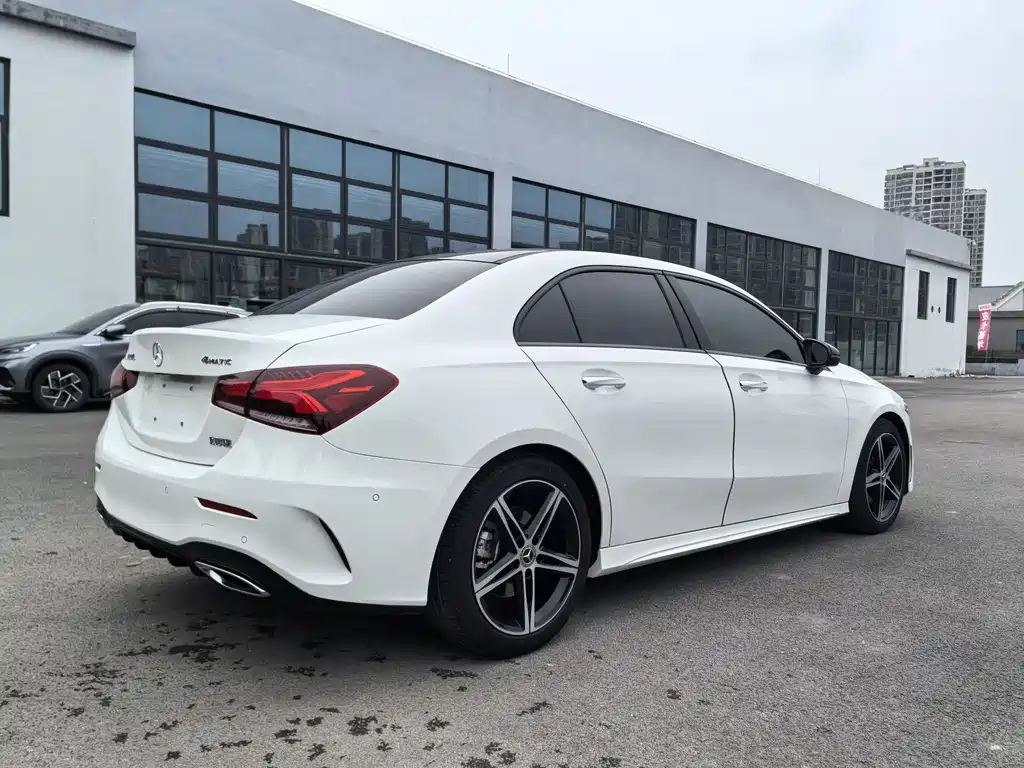 Mercedes-Benz A-Class 2019 — фото 9