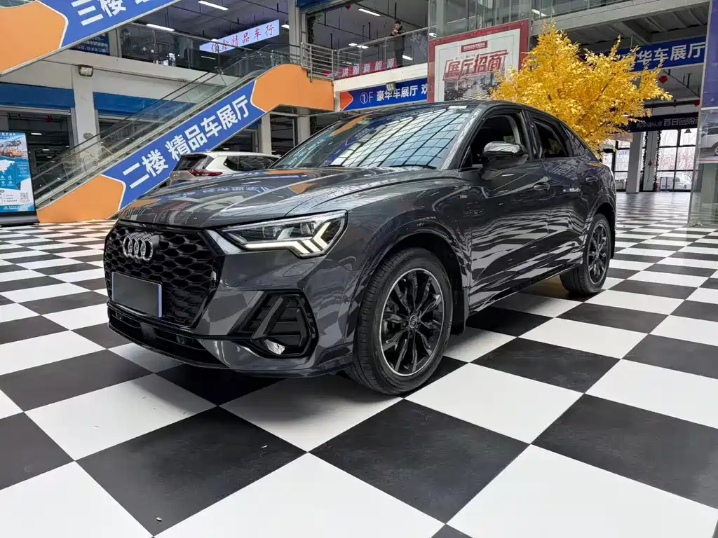Audi Q3 Sportback 2022 — фото 1