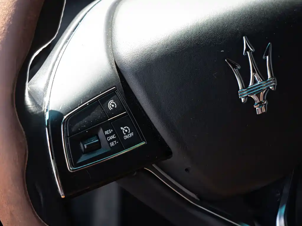 Maserati Ghibli 2015 — фото 24