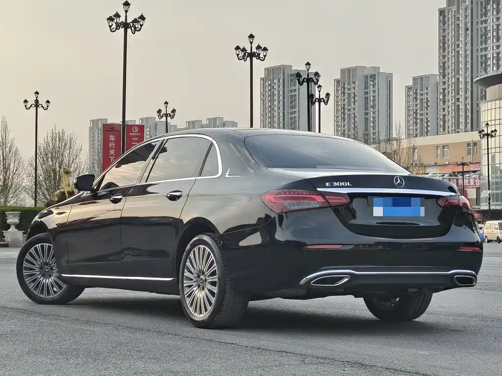 Mercedes-Benz E-Class 2023