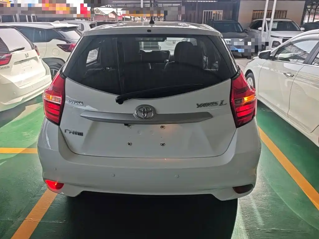 Toyota Yaris L 2019 — фото 6