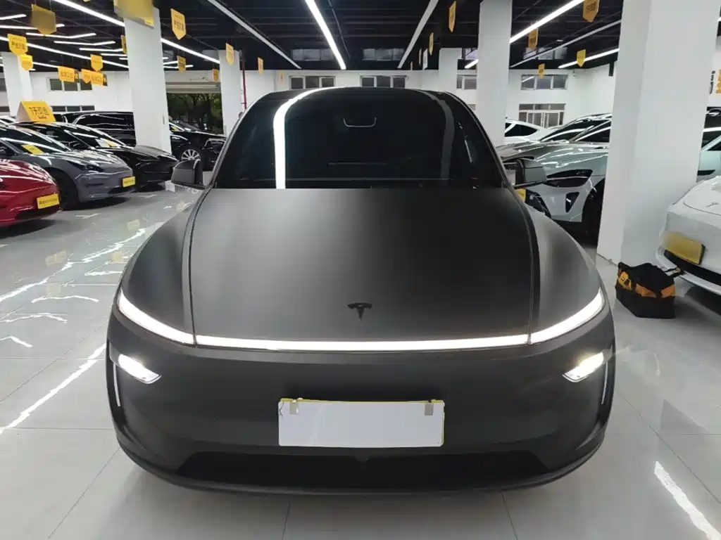 Tesla Model Y L 2025 — фото 3