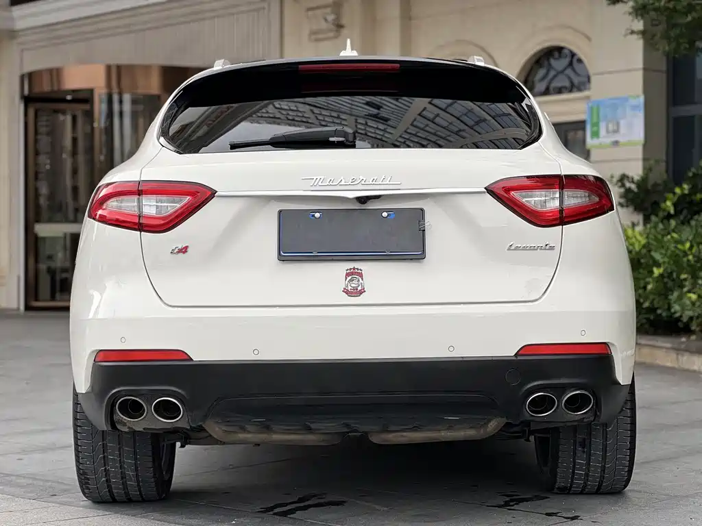 Maserati Levante 2020 — фото 11