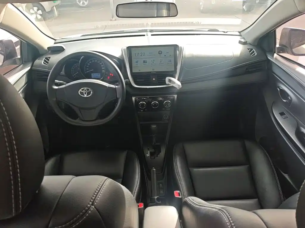Toyota Yaris L 2019 — фото 10