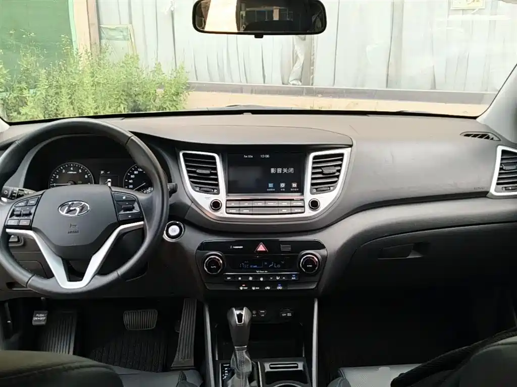 Hyundai Tucson 2017 — фото 10