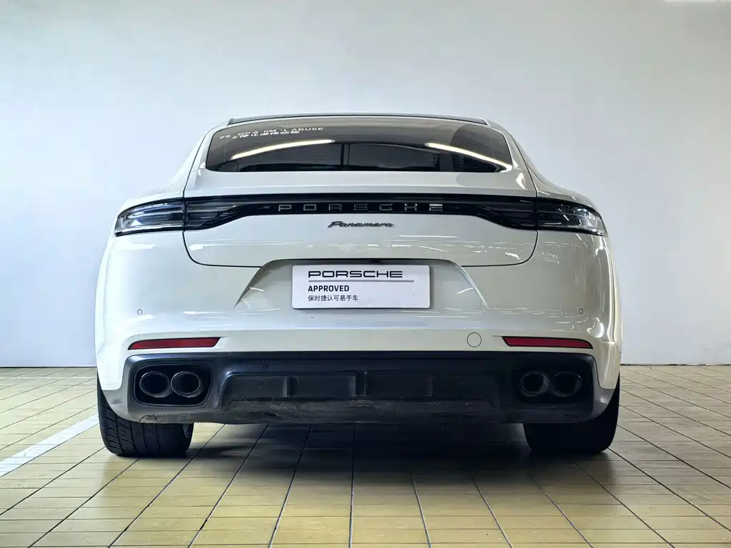 Porsche Panamera 2023