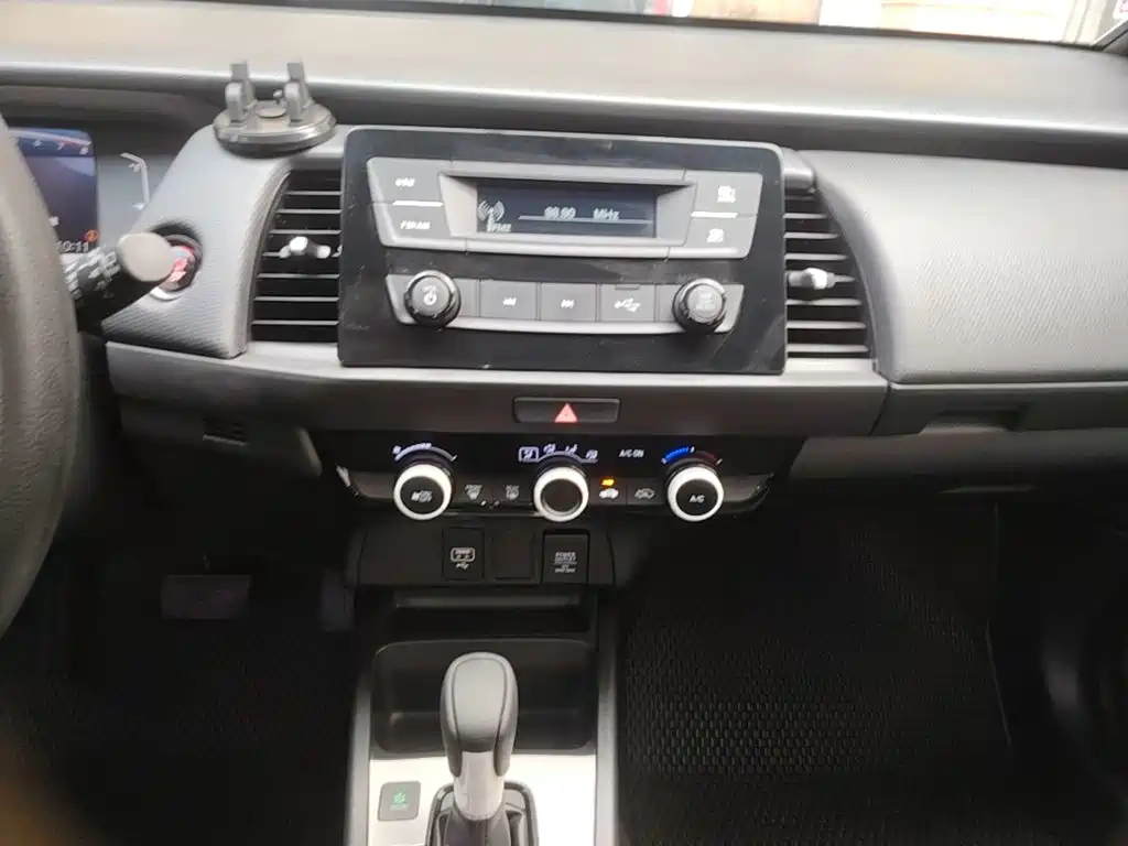Honda Fit 2023 — фото 13