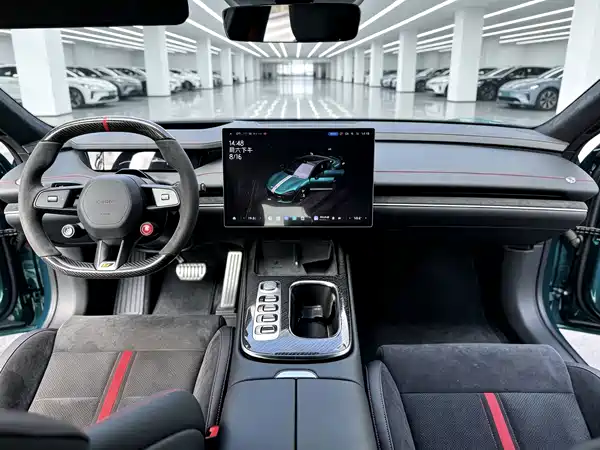 Xiaomi SU7 Ultra 2025