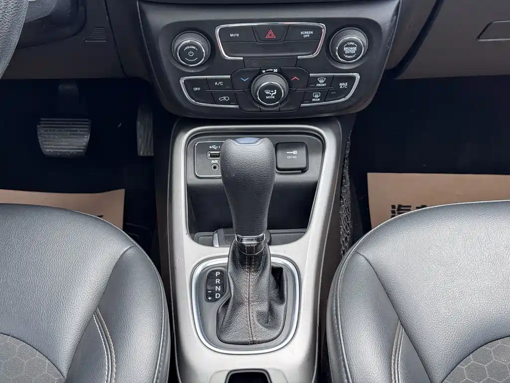 Jeep Compass 2020 — фото 19