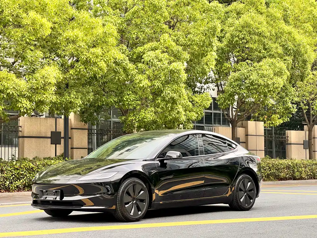 Tesla Model 3 2026