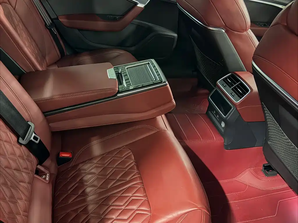 Audi A7L 2024