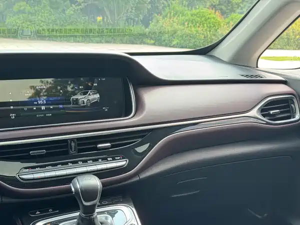GAC Trumpchi M6 2024