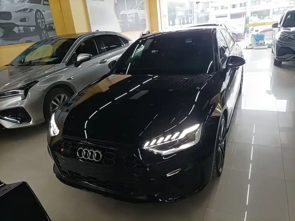 Audi A4L 2021