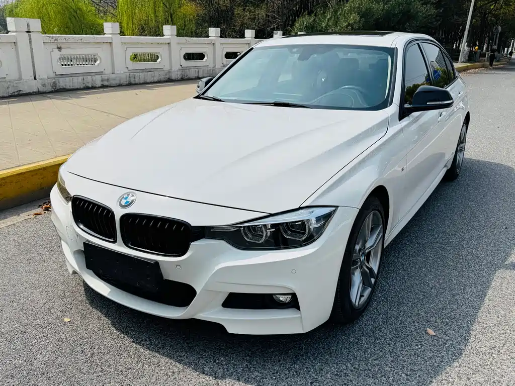 BMW 3 Series 2019 — фото 1